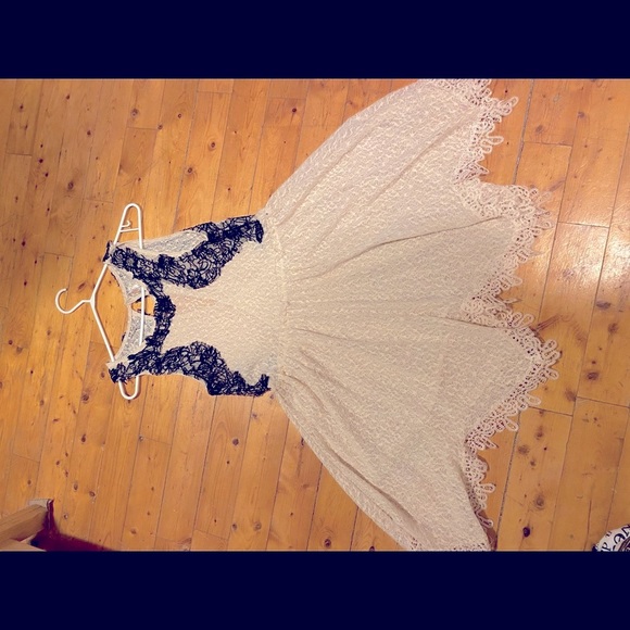 COPY - Free people lace slip Cream and black - Picture 2 of 7